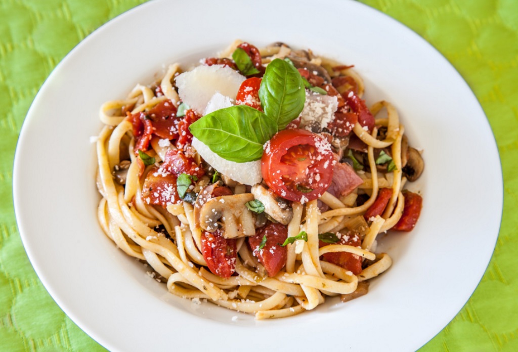 Pâtes à l&rsquo;amatriciana au Parmesan et à la Ricotta