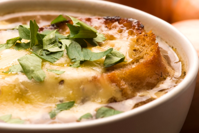 Brocciu Corse en Soupe à l&rsquo;oignon