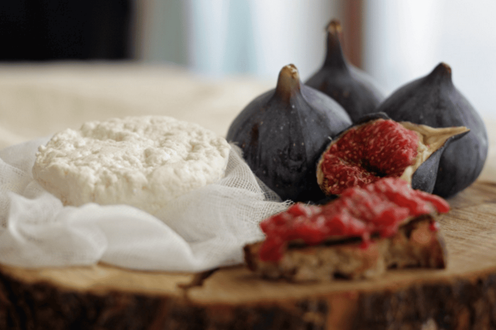 Fromage frais et figues